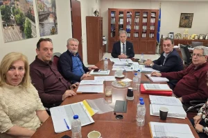 syskepsi-gia-to-thema-tis-oikiakis-thermansis-tou-drepanou