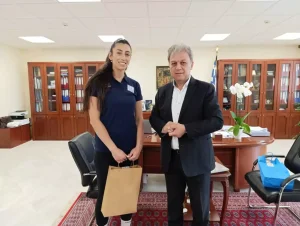 i-episkepsi-tis-gynaikeias-ethnikis-omadas-volei-ston-amanatidi2