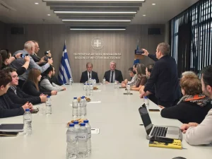 mnimonio-katanoisis-kai-synergasias-metaxy-apokentromenis-kai-pdm2