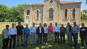 pdm-deka-oikismoi-pyrines-sto-ano-voio-1