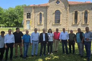 pdm-deka-oikismoi-pyrines-sto-ano-voio-1b