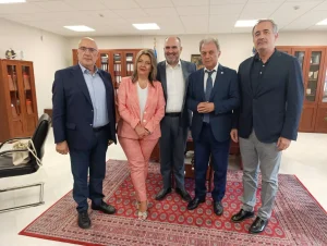synantisi amanatidi me ton yfypourgo ethnikis oikonomias oikonomikon 2