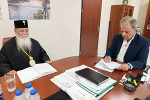xekina-i-apokatastasi-tou-ierou-naou-agias-kyriakis-servion-1